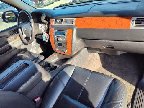 Used 2011 Chevrolet Suburban LT w/ Regional Value Package RWD image 38