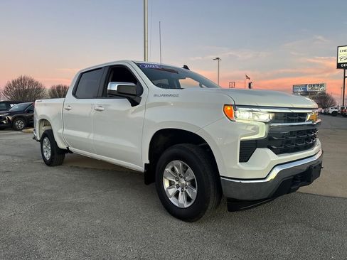Used 2025 Chevrolet Silverado 1500 LT image 9