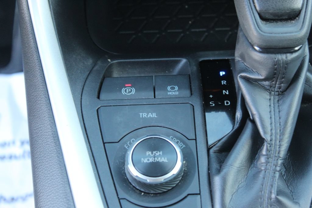 Used 2024 Toyota RAV4 LE AWD/4WD image 19