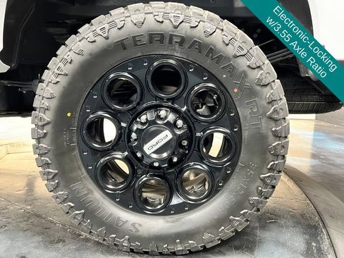 Used 2024 Ford F350 Platinum w/ Tremor Off-Road Package AWD/4WD image 27