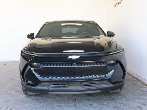 Used 2025 Chevrolet Equinox EV LT w/ Comfort Package FWD image 2