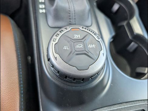 Used 2024 Ford Bronco Outer Banks image 16