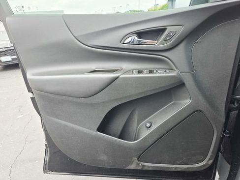 Used 2024 Chevrolet Equinox LT FWD image 30