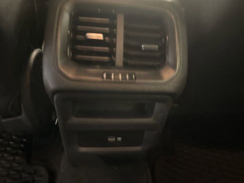 Used 2023 Volkswagen Taos SE image 18