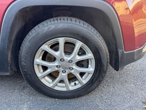 Used 2017 Jeep Cherokee Sport w/ Cold Weather Group image 5