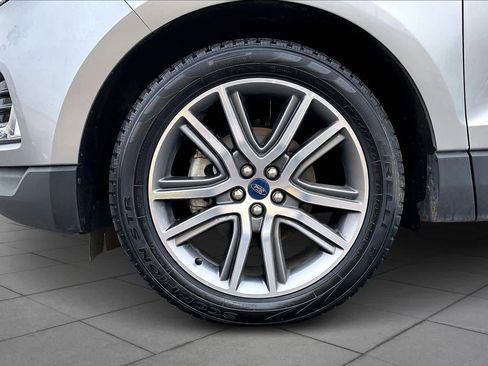 Used 2020 Ford Edge Titanium image 9