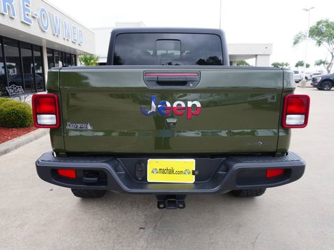 Used 2023 Jeep Gladiator Sport AWD/4WD image 5