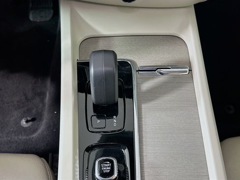 Used 2024 Volvo S60 B5 Plus image 24