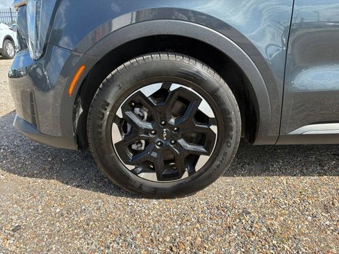 Used 2024 Kia Sorento S FWD image 28