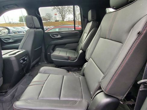 Used 2024 Chevrolet Suburban RST w/ Luxury Package image 5