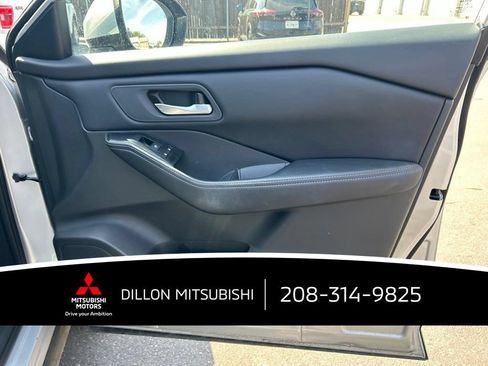 Used 2025 Nissan Rogue SV AWD/4WD image 15