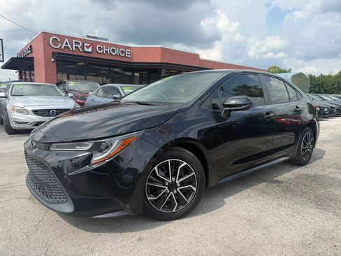 Used 2022 Toyota Corolla LE FWD image 1