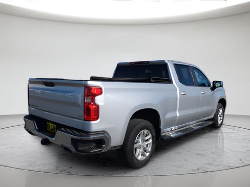 Used 2022 Chevrolet Silverado 1500 LT w/ Z71 Off-Road Package AWD/4WD image 5