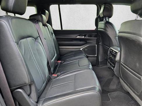 Used 2024 Jeep Wagoneer L Series II w/ Flexible Seating Group image 19