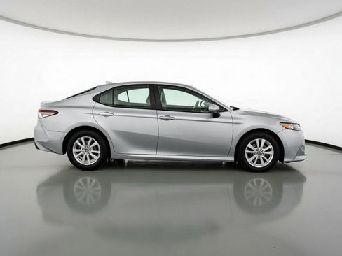 Used 2025 Toyota Camry LE FWD image 11