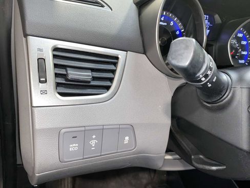 Used 2012 Hyundai Elantra Limited w/ Technology Pkg 5 FWD image 24