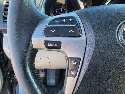 Used 2013 Toyota Highlander SE image 15