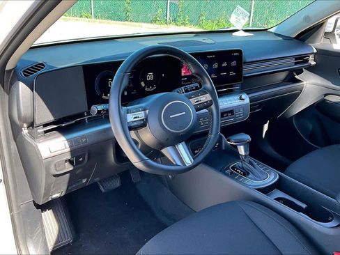 Certified 2025 Hyundai Kona SEL image 16