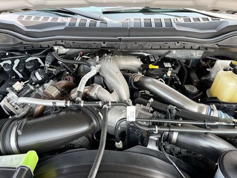 Used 2021 Ford F450 Platinum w/ FX4 Off-Road Package AWD/4WD image 26