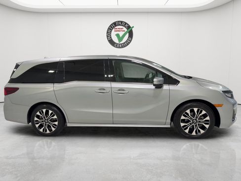 Used 2025 Honda Odyssey Elite image 6