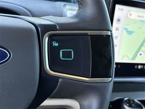 Used 2025 Ford Expedition Active image 36