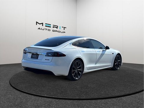 Used 2019 Tesla Model S Performance image 9