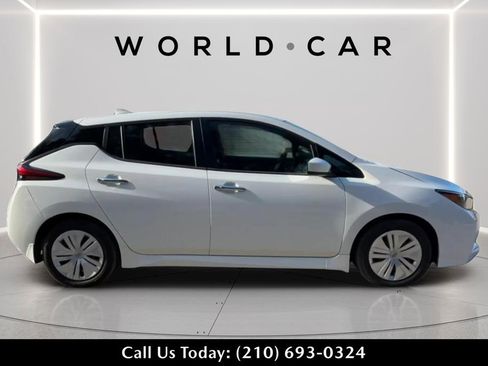 Used 2024 Nissan Leaf S image 8