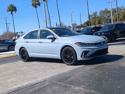 New 2026 Volkswagen Jetta SE FWD image 2