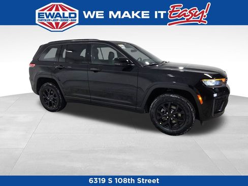 New 2026 Jeep Grand Cherokee Altitude image 24