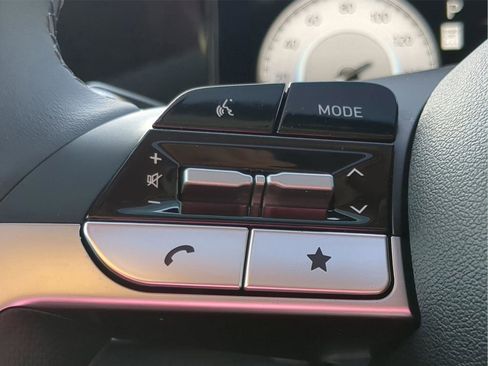 New 2025 Hyundai Elantra SEL image 32