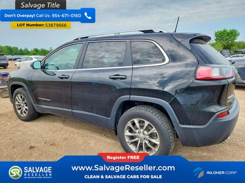 Used 2019 Jeep Cherokee Latitude Plus w/ Comfort/Convenience Group AWD/4WD image 3
