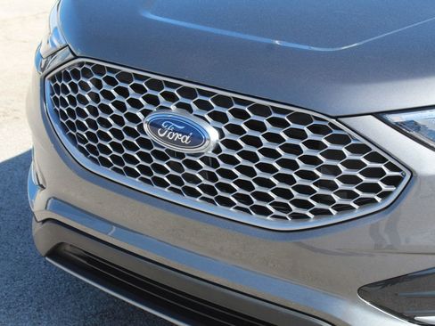 Used 2024 Ford Edge SEL AWD/4WD image 5