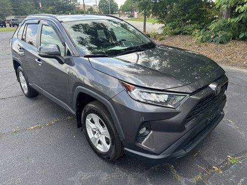 Used 2019 Toyota RAV4 XLE image 11