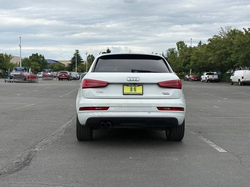 Used 2018 Audi Q3 2.0T Premium w/ Convenience Package AWD/4WD image 4
