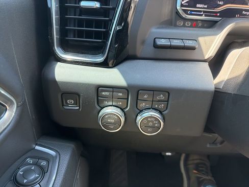 Used 2025 GMC Sierra 2500 Denali w/ Denali Reserve Package image 11