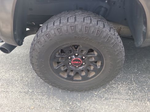 Used 2023 Toyota Tacoma SR5 w/ Technology Package AWD/4WD image 8