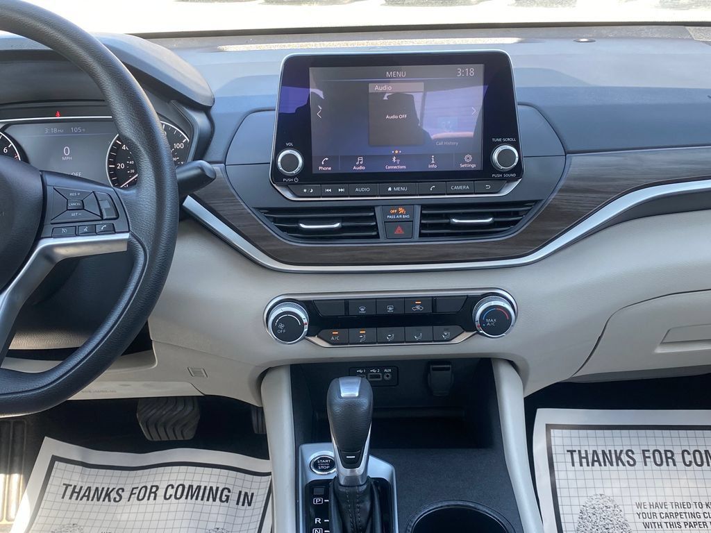 Used 2025 Nissan Altima 2.5 SV FWD image 18