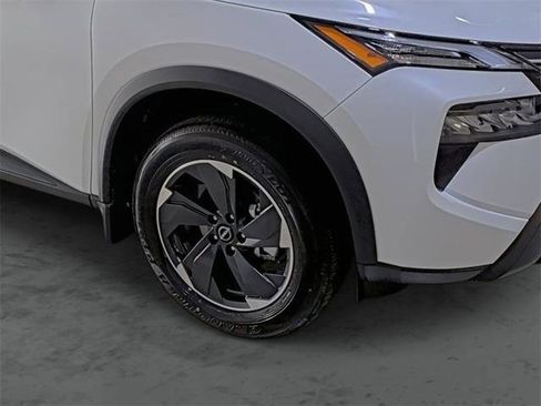 Used 2026 Nissan Rogue SV AWD/4WD image 14