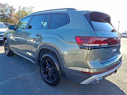 New 2026 Volkswagen Atlas Peak Edition image 3