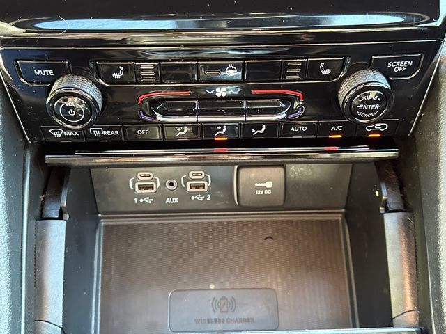 Used 2023 Jeep Grand Cherokee Altitude RWD image 31