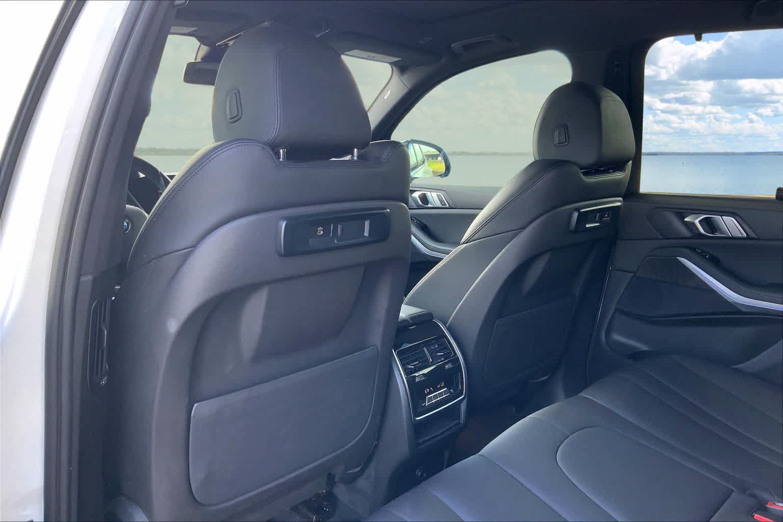 Used 2022 BMW X5 sDrive40i w/ Premium Package RWD image 12