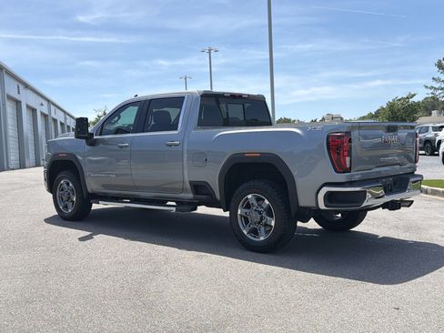 Used 2025 GMC Sierra 2500 SLE w/ SLE Value Package; AWD/4WD image 13