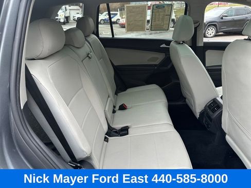 Used 2020 Volkswagen Tiguan SE w/ Panoramic Sunroof Package image 14