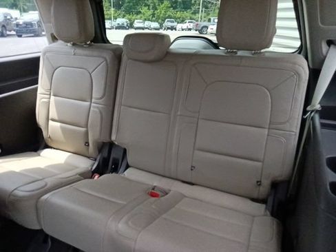 Used 2024 Lincoln Navigator Reserve AWD/4WD image 32