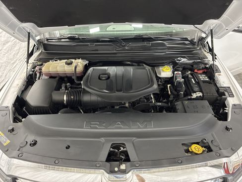 Certified 2025 RAM 1500 Laramie AWD/4WD image 8