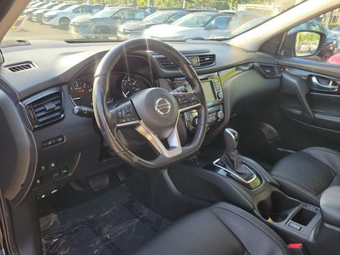 Used 2022 Nissan Rogue Sport SL w/ Premium Package FWD image 18
