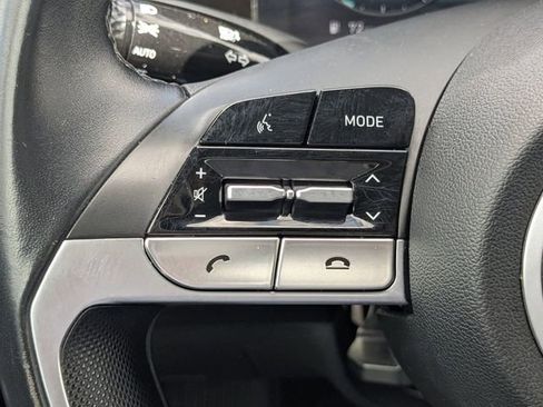 Used 2021 Hyundai Elantra Limited image 24