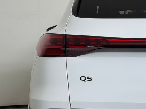 Used 2025 Audi Q5 Premium AWD/4WD image 29