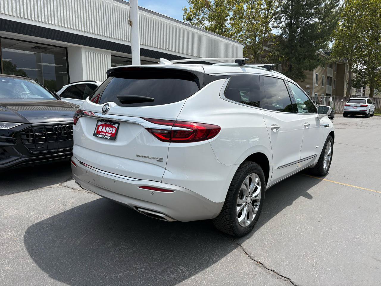 Used 2019 Buick Enclave Avenir w/ Avenir Technology Package AWD/4WD image 6