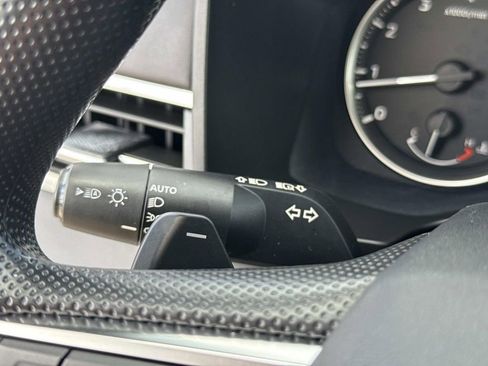 Used 2025 Mitsubishi Outlander ES FWD image 37
